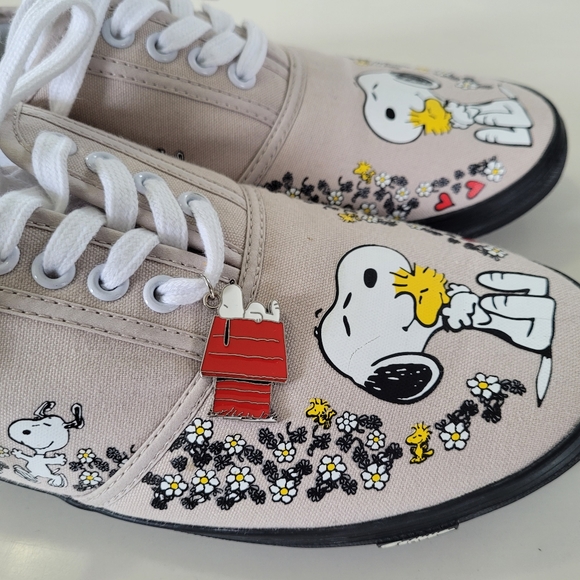 The Bradford Exchange Shoes - SNOOPY & WOODSTOCK Floral Canvas Sneakers Womens 10 THE BRADFORD EXCHANGE